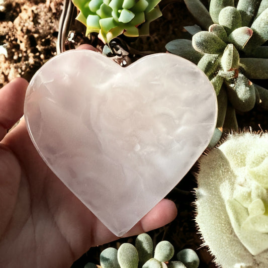 Mangano Calcite Heart Dish